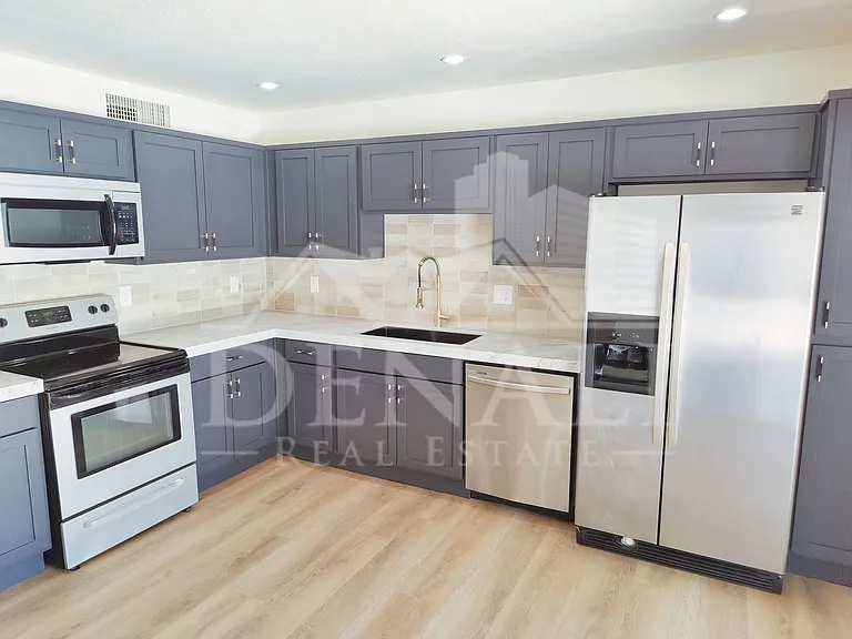 7321 E Coronado Rd — Photo 6