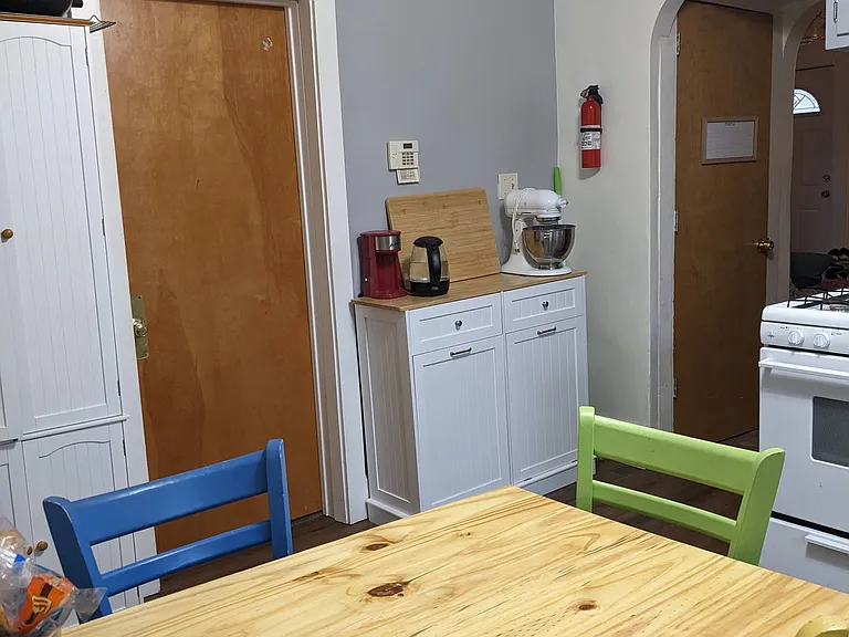 492 Crouse St — Photo 7