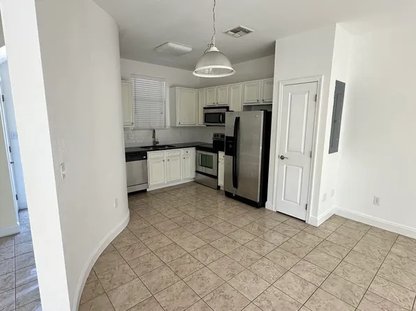 24 Talon Ct #24E, Pt Washington, FL 32459