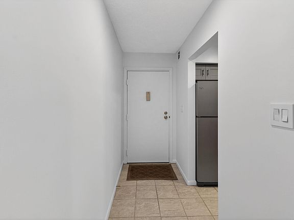 4th image of 110 Turtle Creek Rd APT 6