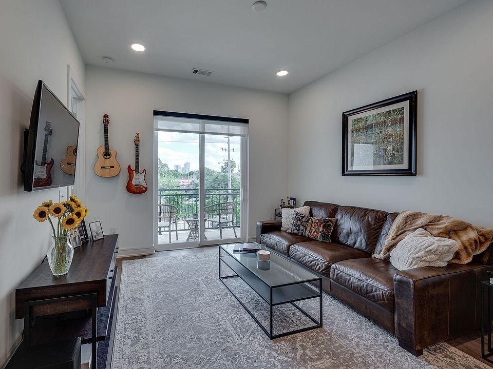 1st image of 1125 10th Ave N #210