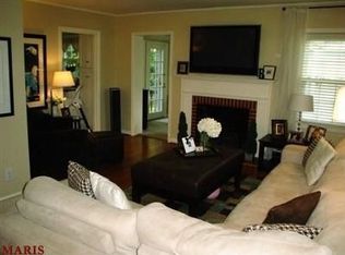 626 E Jackson Rd, Webster Groves, MO 63119