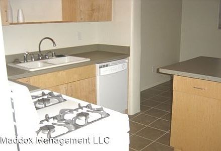 3rd image of 1404 Vassar Dr NE APT C