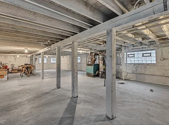 5th image of 616 N Kedzie Ave