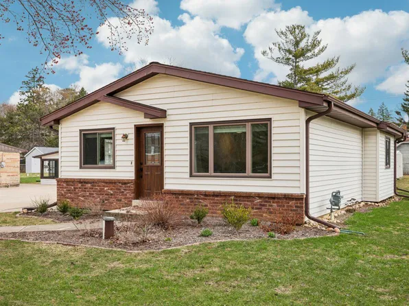W229S8782 Clark STREET, Big Bend, WI 53103