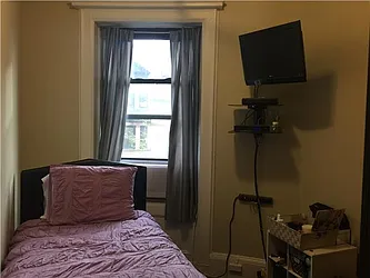 Rented by R New York