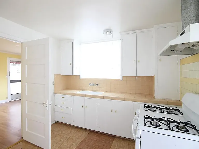 4625 Kingswell Ave — Photo 5