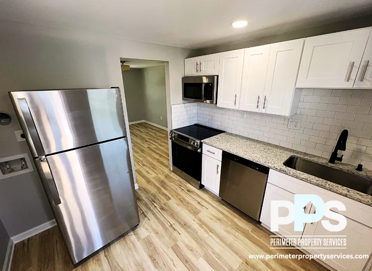605 Paines Ave NW #B3 — Photo 2