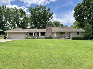 806 E Hart Rd, Beloit, WI 53511