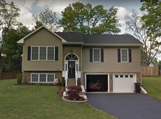 2038 Bridle Ln, Roanoke, VA