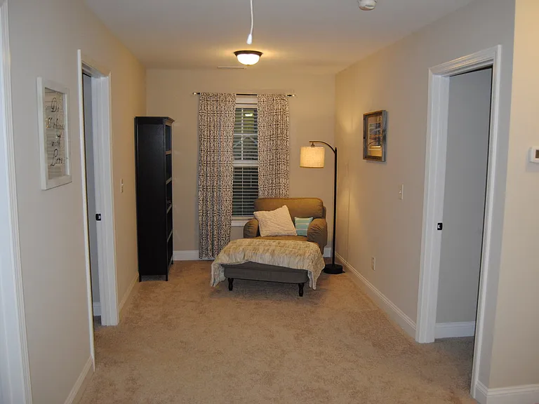 107 W Berkshire Ct — Photo 14