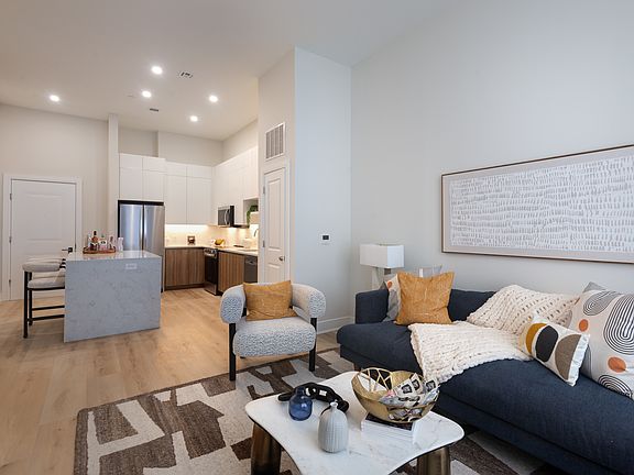 5th image of 1165 Washington St #2107