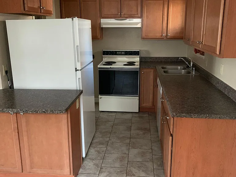 416 Corbett St — Photo 5