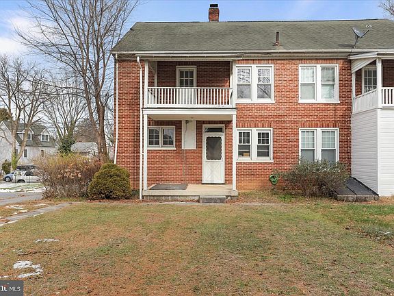 4th image of 240 College Ave