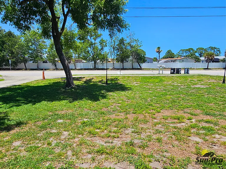 556 Taylor Rd — Photo 4