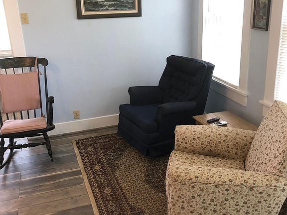 2nd image of 4206 Linda St