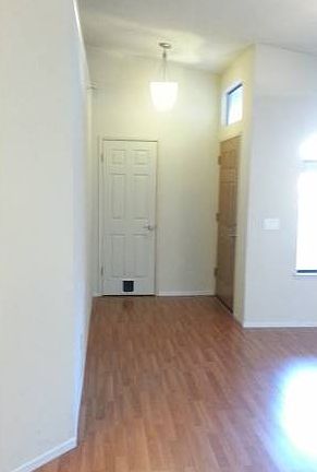Entry Way & Closet