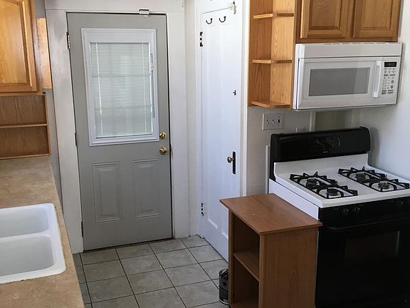 2nd image of 51 Oneida Ave APT 1