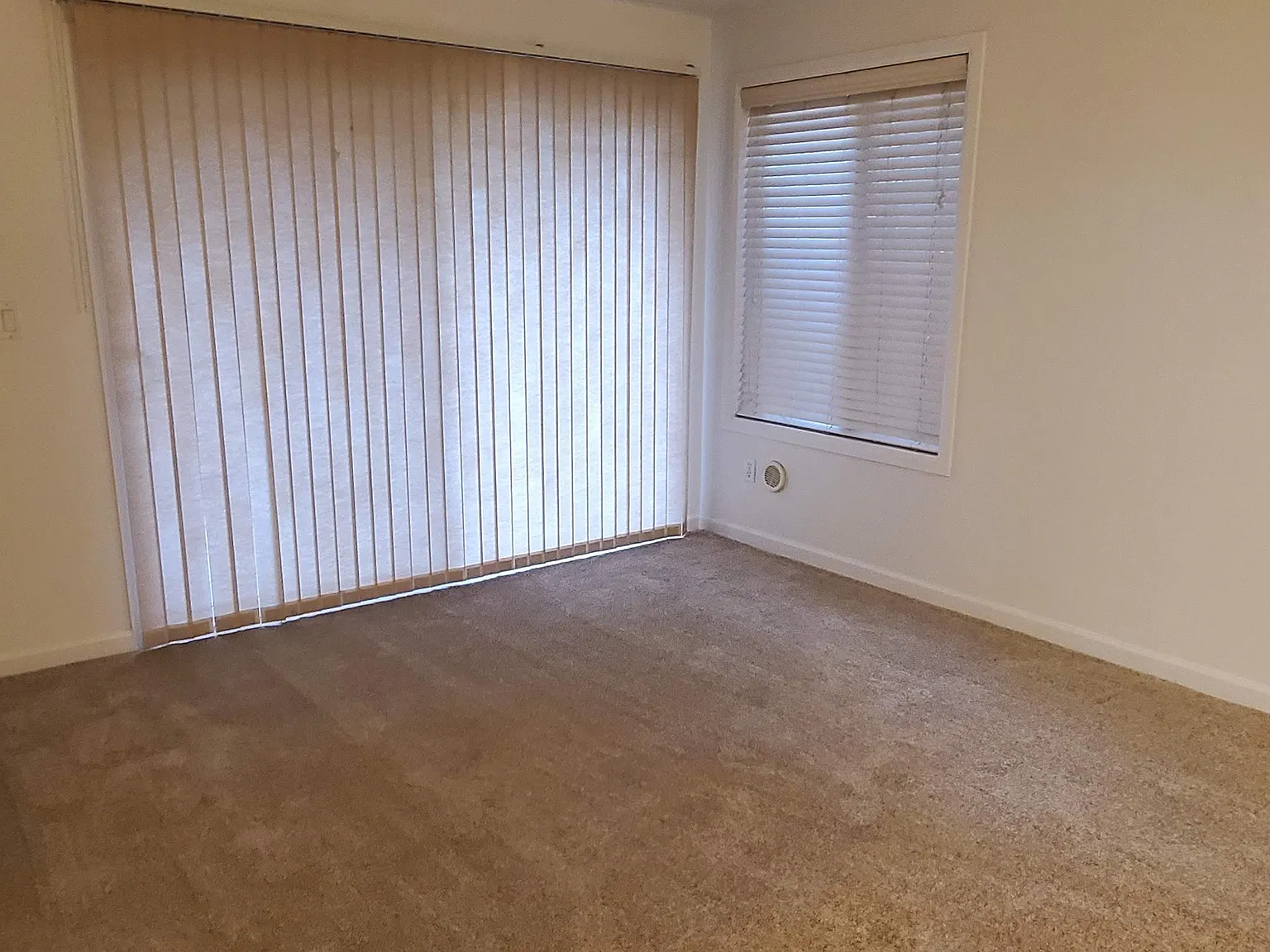 2 bed, 790 sqft, $2,100 — Photo 2