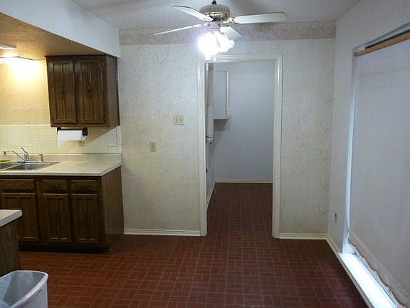 4th image of 1906 Aspen Ln