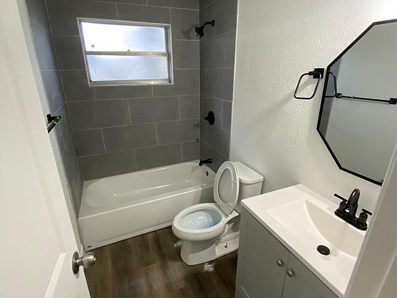 5th image of 14640 17th St