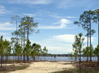 135 Dolphin Point Rd, Niceville, FL 32578