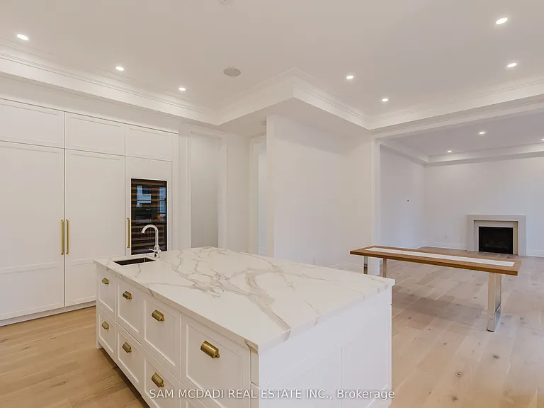 243 Prince George Cres — Photo 13
