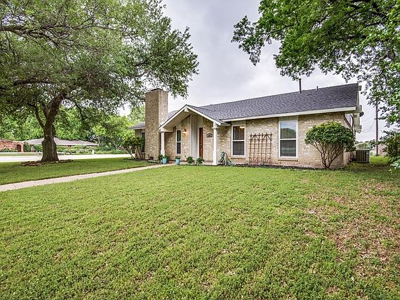 3rd image of 2328 Overglen Dr