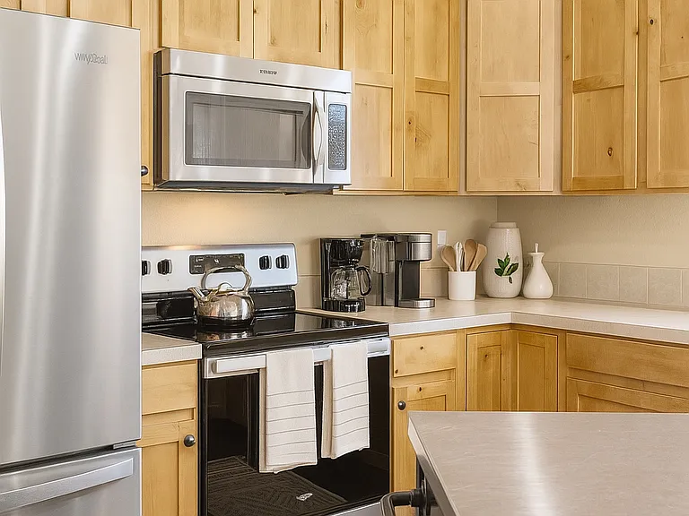 1951 Winamac Dr — Photo 9
