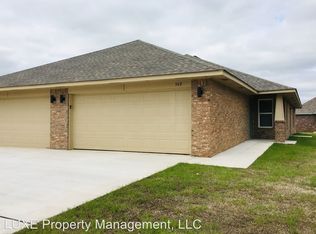 751 SW 13th St, Moore, OK 73160