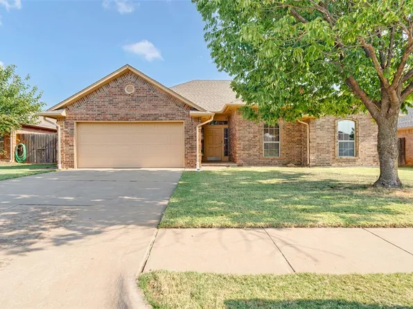 1717 Hemingway Dr, Edmond, OK 73013