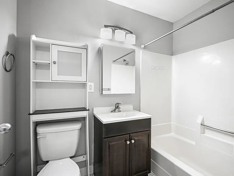 225 Arch St — Photo 5