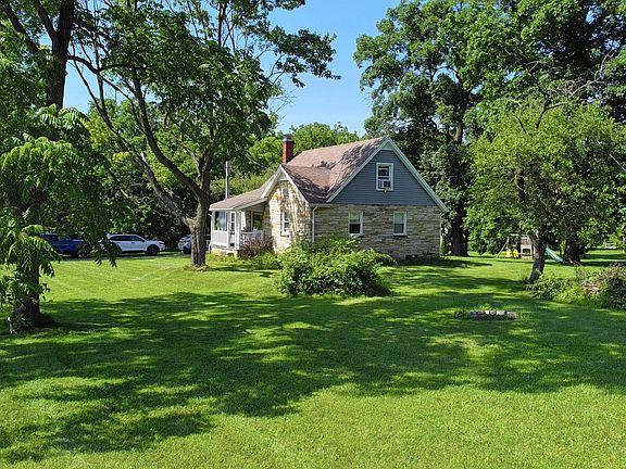 4th image of 1308 Golf Course Rd
