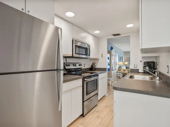 13000 Gulf Blvd APT 315, Madeira Beach, FL 33708