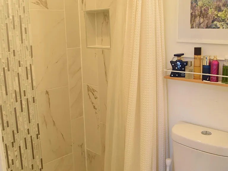 918 Hamilton St NW — Photo 3