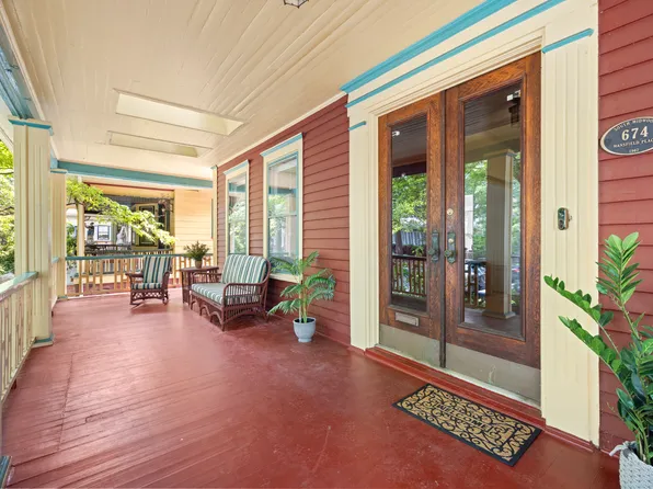 674 East 24th Street image 1 of 14
