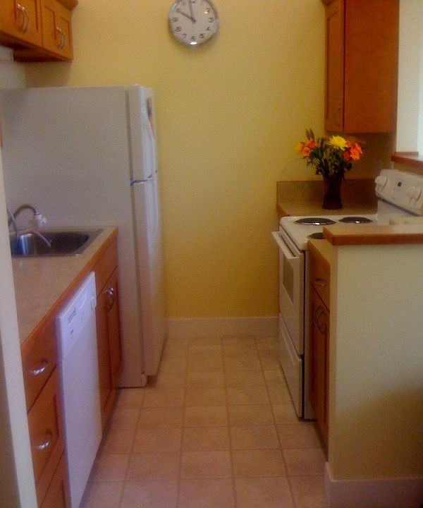 1st image of 926 Water St APT 204