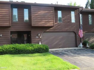 2917 Acorn Dr, Freeport, IL 61032
