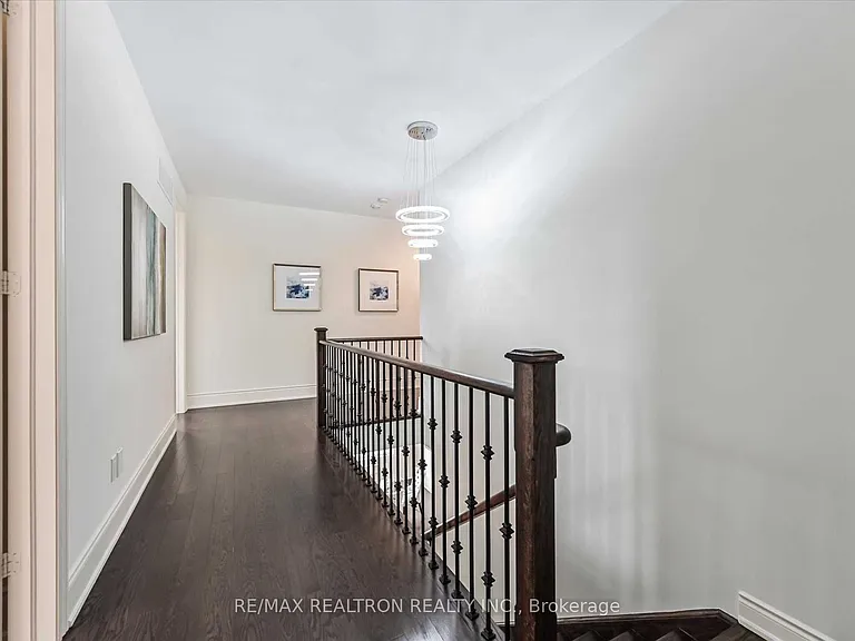 51 Ken Sinclair Cres — Photo 17