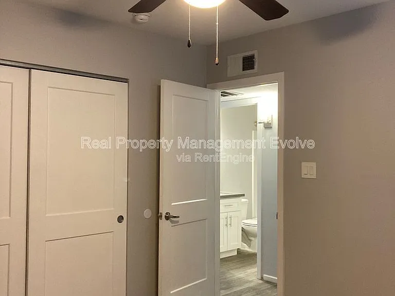 908 W 2nd St #6 — Photo 7