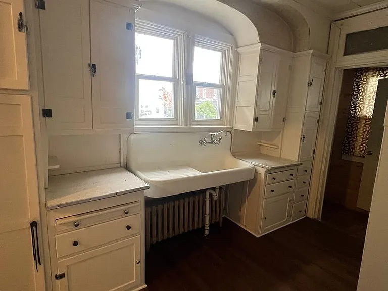 156 S Richland Ave — Photo 2
