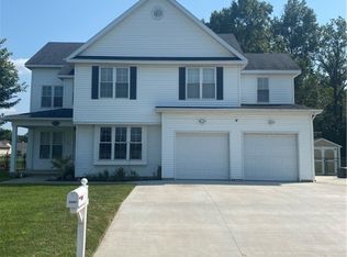 1307 W Oil St, Robinson, IL 62454