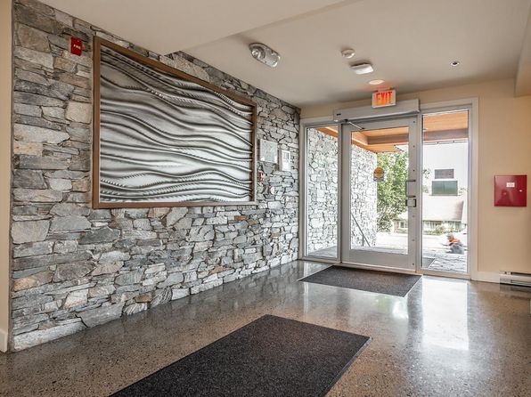 Herons Landing and The Ardea Apartments, 3185 Tillicum Rd, Saanich, BC V9A 0C7