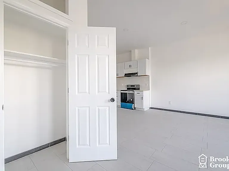 610 E 16th St #2 — Photo 7