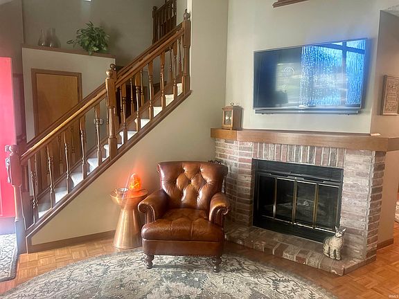 3rd image of 1800 Twin Oaks Ln