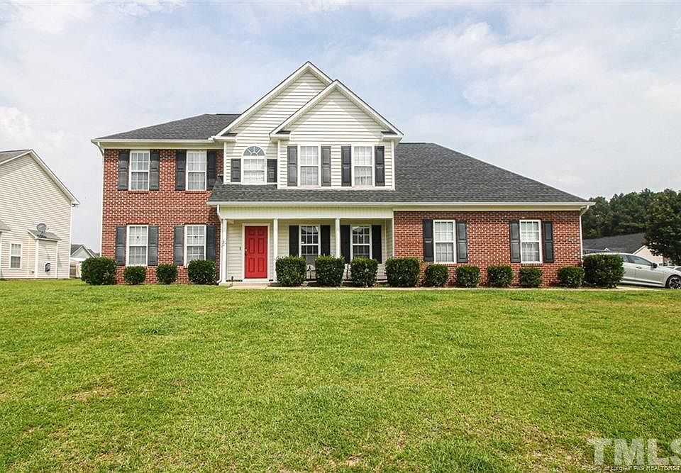 1st image of 784 Fairfield Cir