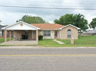 901 E Sarah St, Cuero, TX 77954