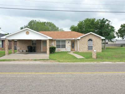 901 E Sarah St, Cuero, TX, 77954