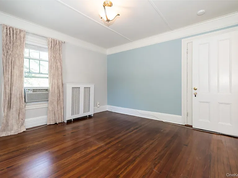 21 Franklin Ave — Photo 15