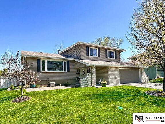 2nd image of 1127 Laport Dr